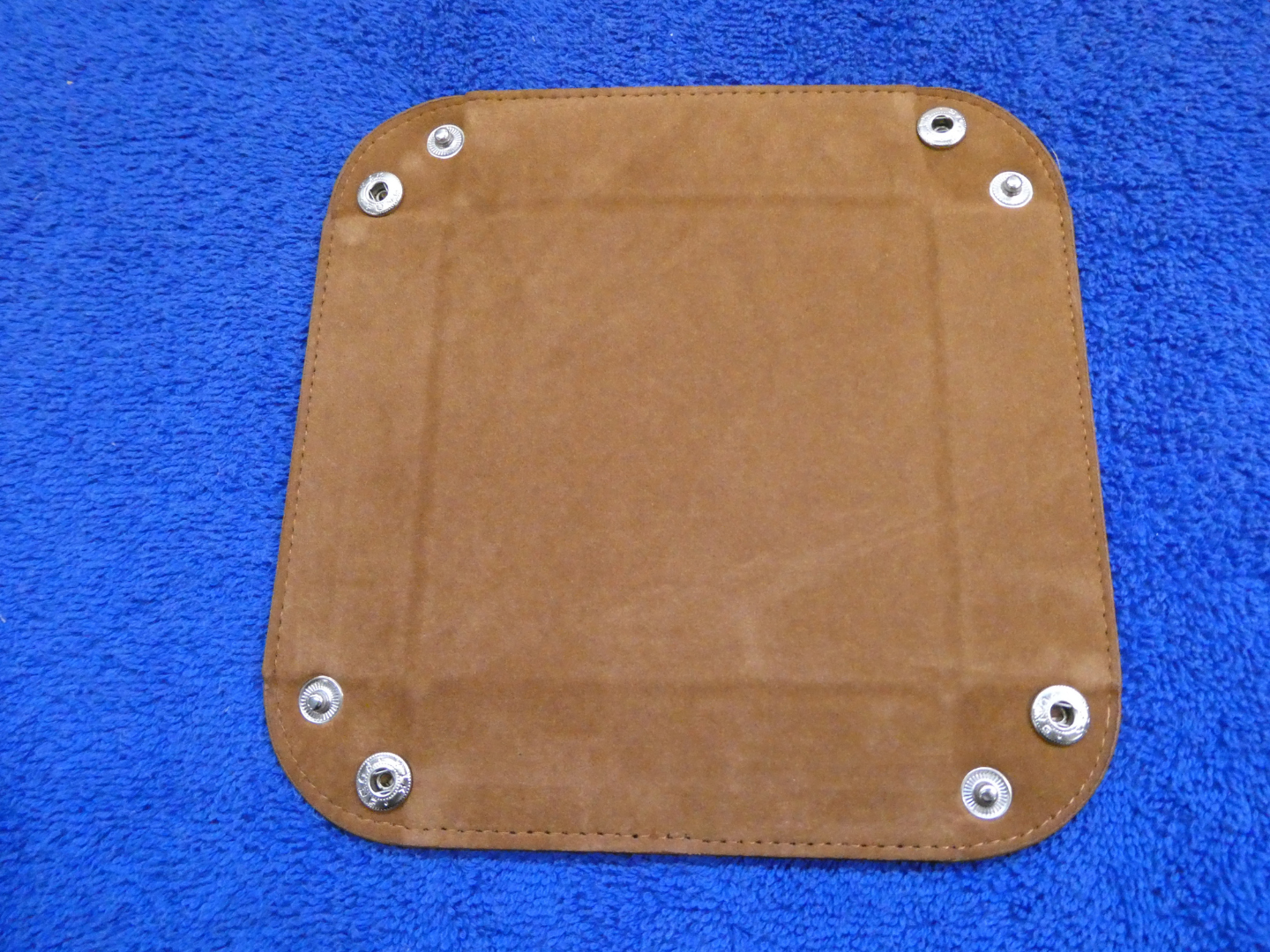 BROWN DICE TRAY