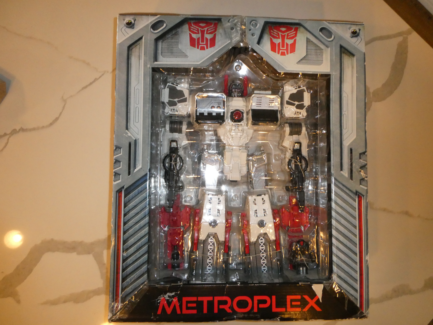 TRANSFORMERS GENERATIONS SDCC 2013 METROPLEX TITAN CLASS